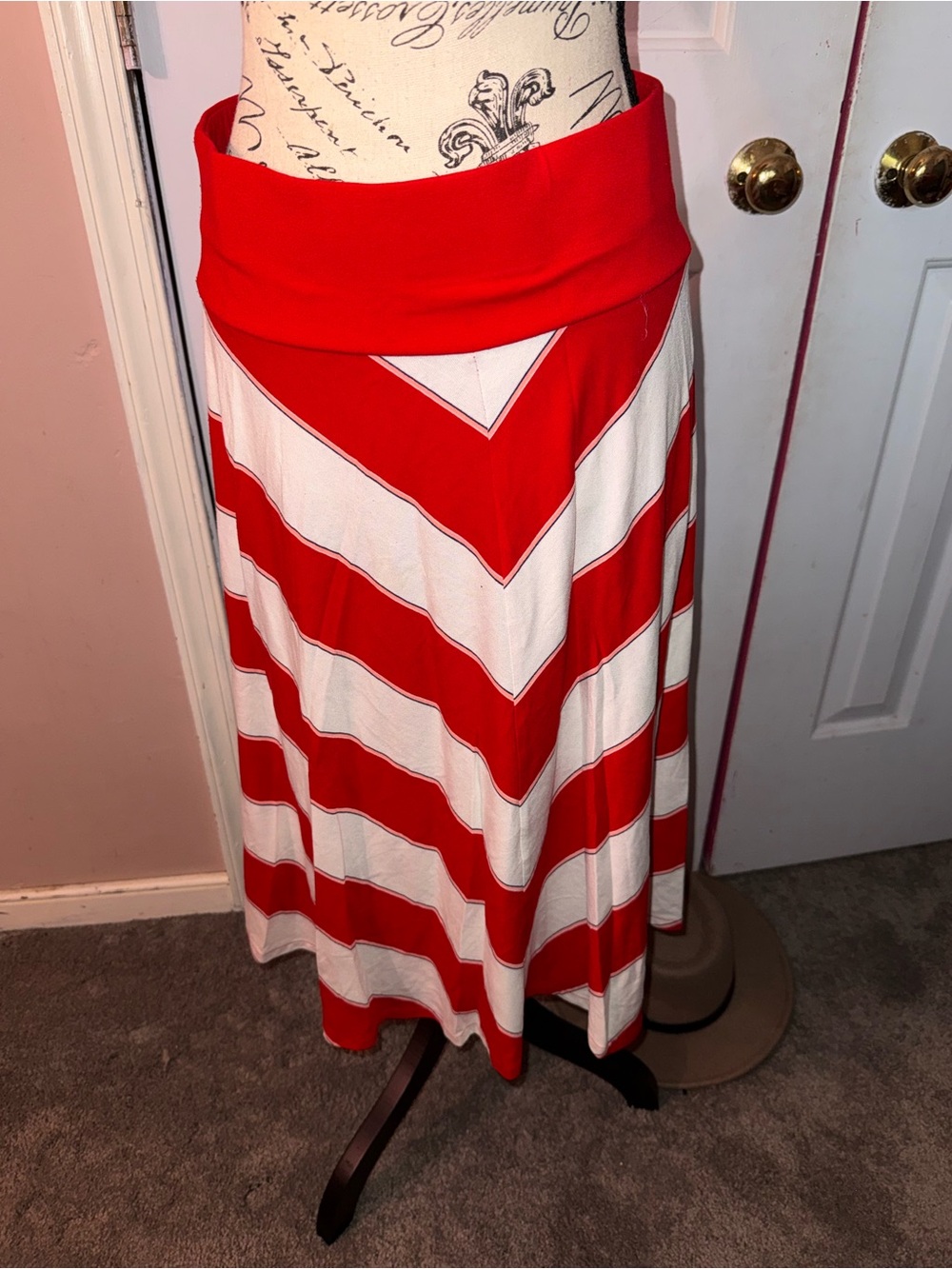 Old Navy Red and White Chevron Circle Skirt
